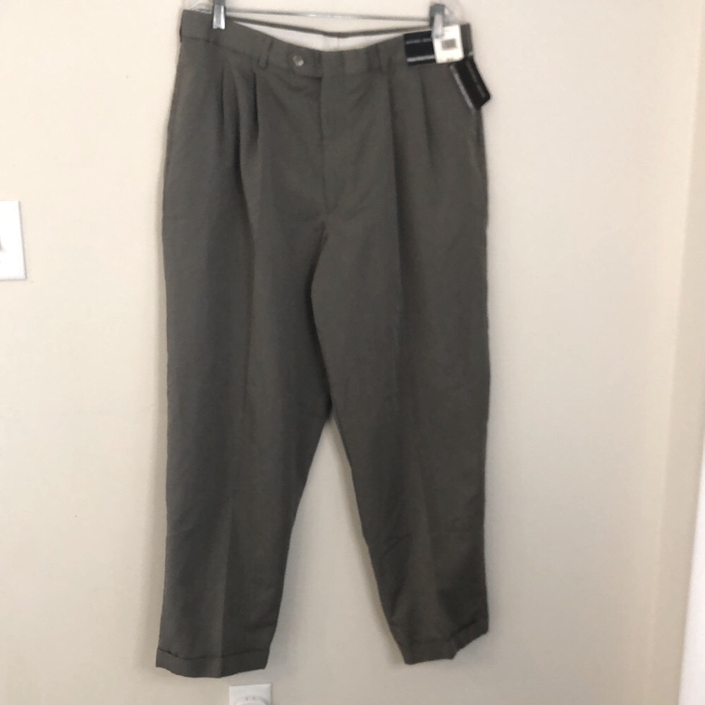 Geoffrey Beene Tan Classic Dress Trousers tan pleated pockets straight W36xL30